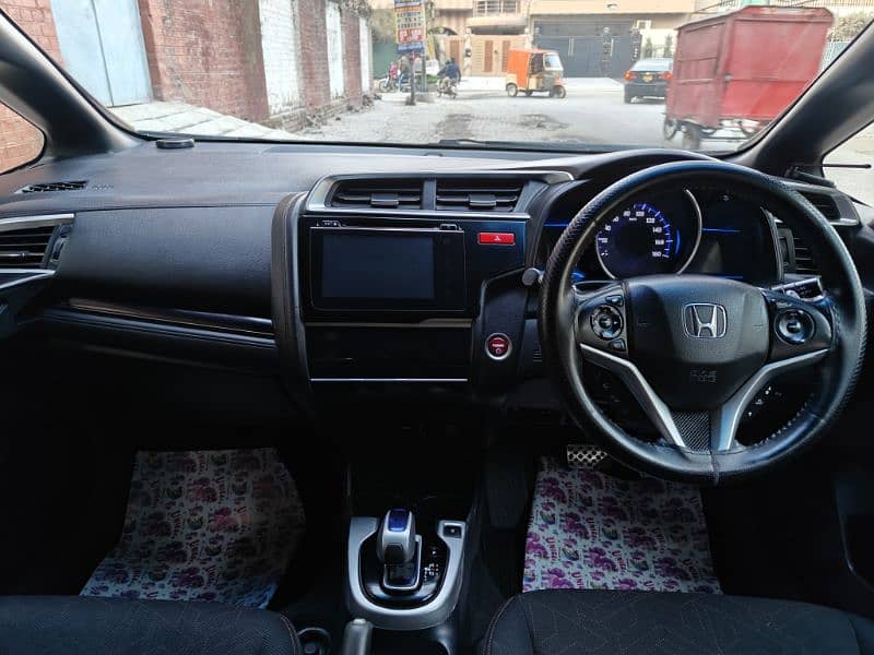 HONDA FIT RS TOP OF THE LINE RARE MODEL 7