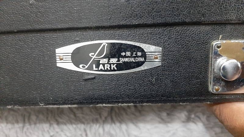 Lark Violin with orignal hardcase 2