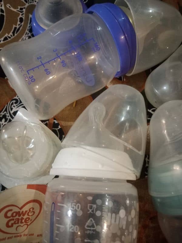 Imported Branded Feeding Bottle with extra nipples 2