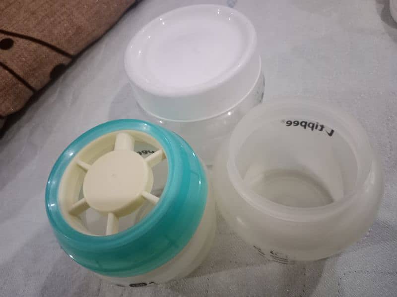 Imported Branded Feeding Bottle with extra nipples 10