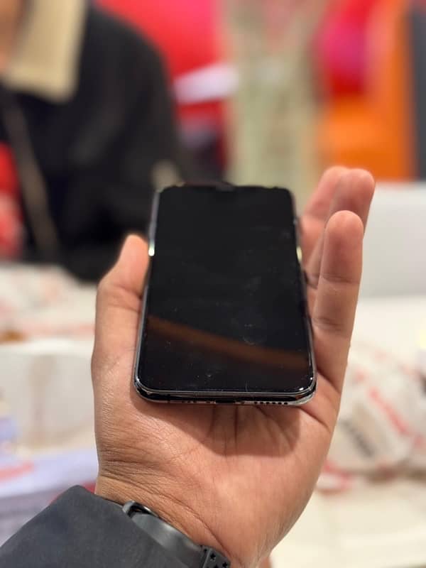 iPhone 11 pro   whatsapp no# 03095705545 1