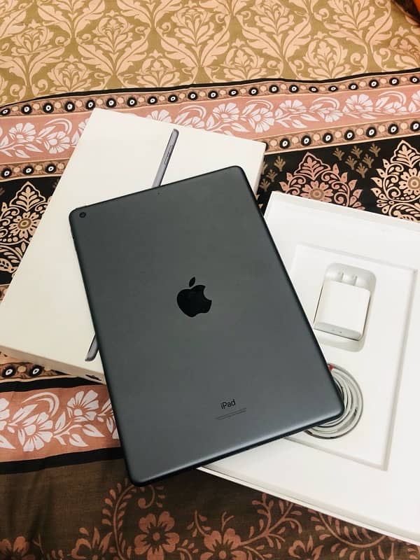 Ipad 9th generation Complete Box 0