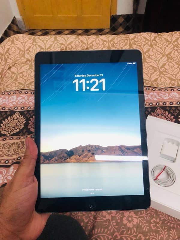 Ipad 9th generation Complete Box 2