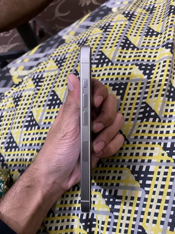 iPhone 15 Pro White Titanium 2