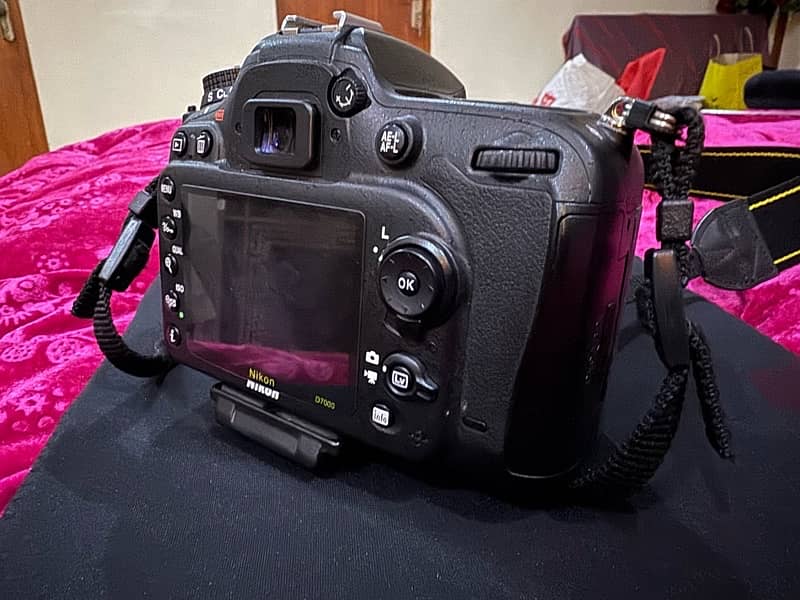 DSLR CAMERA 4