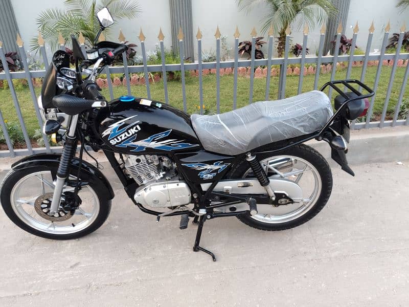 Suzuki GS 150se 11