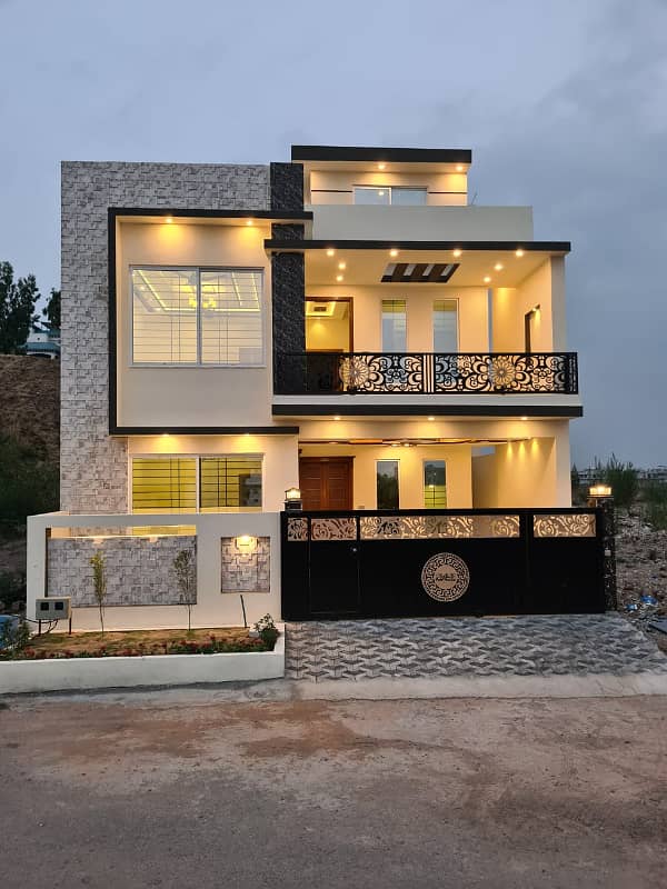 7 Marla Designer House for Sale in CBR TOWN PHASE 1 Islamabad. CDA Approved Society. 4