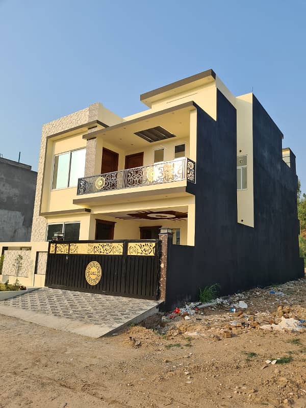 7 Marla Designer House for Sale in CBR TOWN PHASE 1 Islamabad. CDA Approved Society. 6