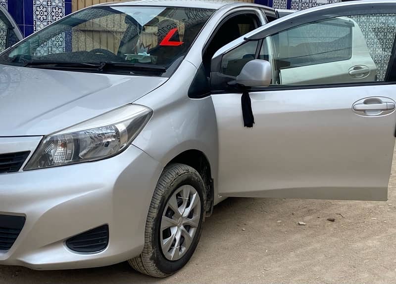 Toyota Vitz 2013 (2017 Registered) 11