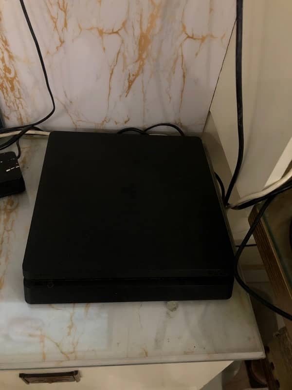 PS4 slim (500GB) 3