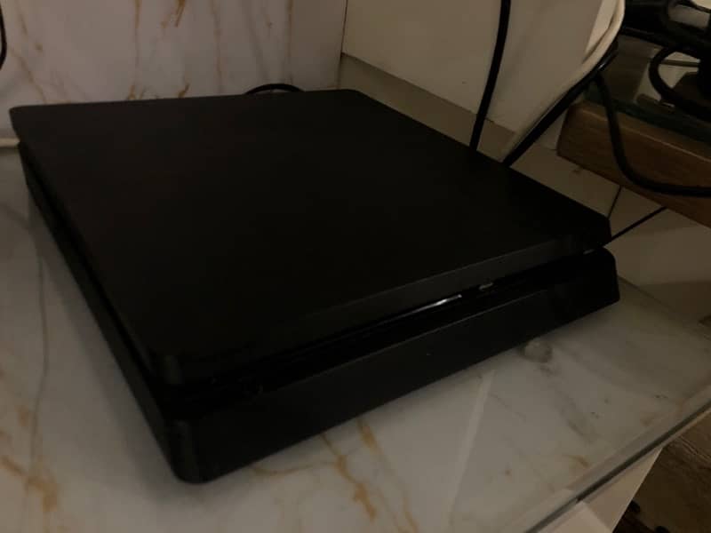 PS4 slim (500GB) 4