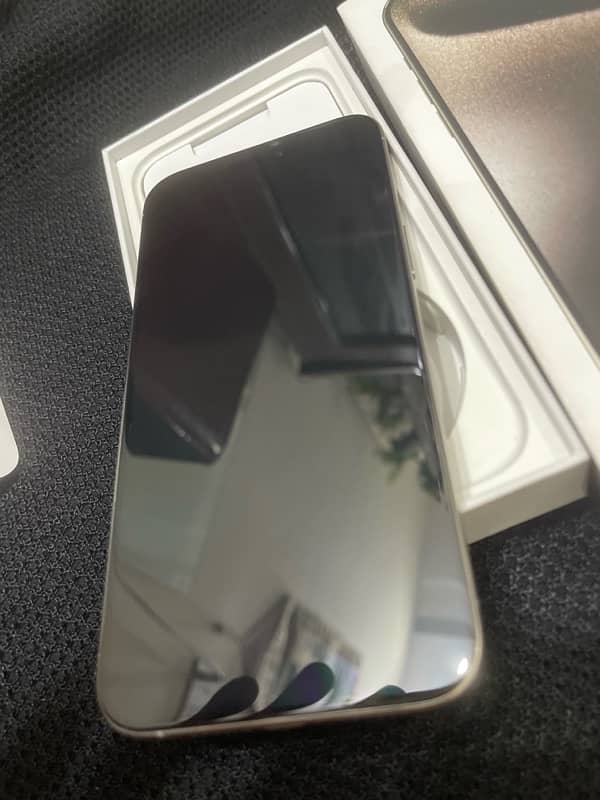 Iphone 15 pro max   just brand new dubai (tra model) Non pta 256 gb 8