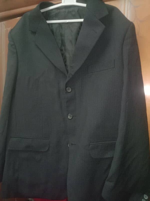 large to exel size coat AK dafa pehna ha 2 hain gray or black both2000 2