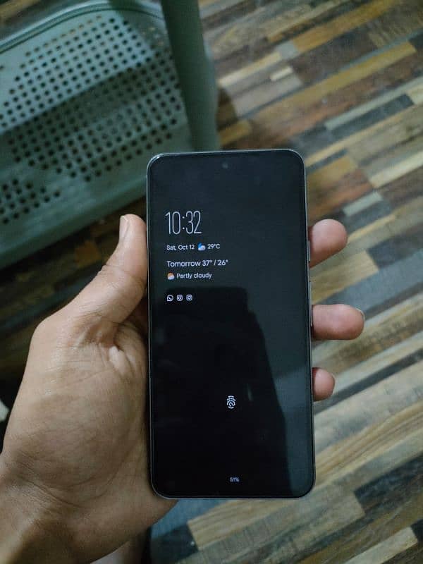 Google pixel 8 5