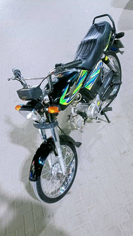 Super star 2022 11 month Karachi num 1st owner Genuine condition. 0