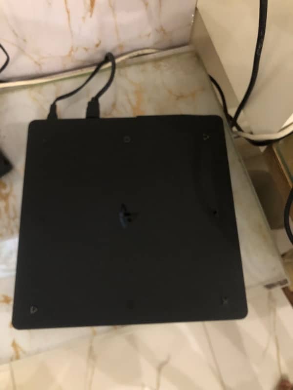 PS4 slim (500GB) 6