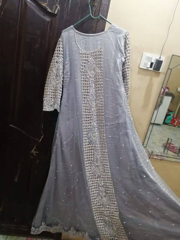 maxi valima dress ap isko nikkah k lye b use kar sakte he 5