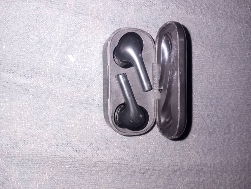 Ear buds for sale 0