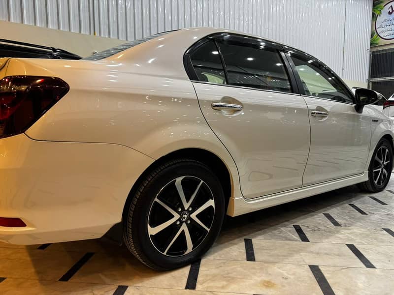 Toyota Corolla Axio 2018 4