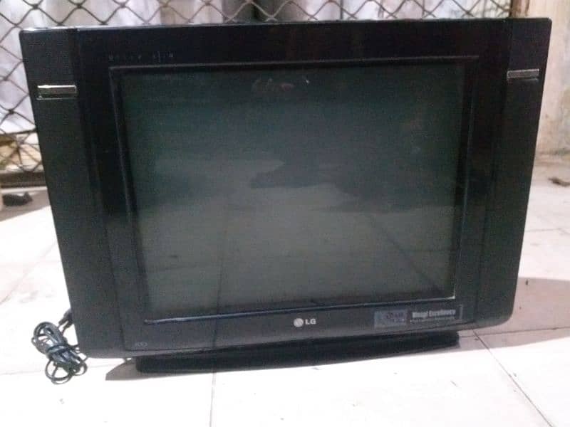 LG TV 21 inch flate screen lush condition 1