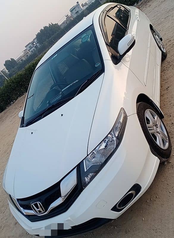 Honda City IVTEC 2018 genuine condition car 1