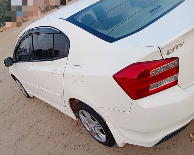 Honda City IVTEC 2018 genuine condition car 4