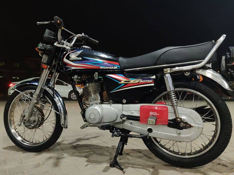 Honda 125 //19 model punjab number 6