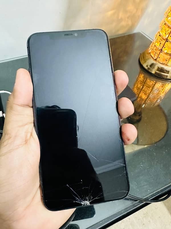 iphone 11 pro max 256gb non pta 5