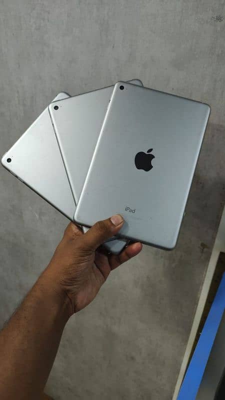 iPad mini 4 2