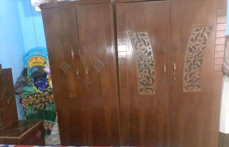 پورا  فرنیچر لکڑی کا ہے۔Room furniture 3