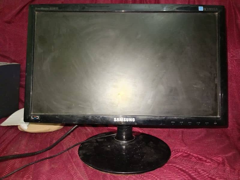 Samsung SyncMaster LEDs 60 Hz monitors 24 inch and 22 inch 2