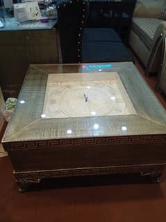 clock with center table