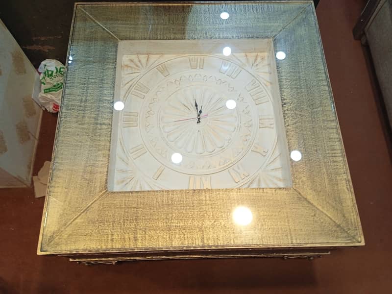 clock with center table 1