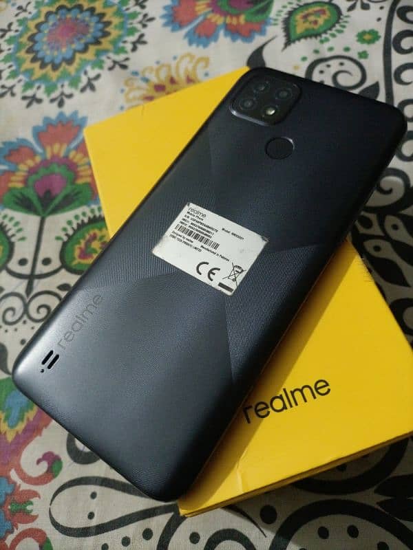 realme c21 4/64 0