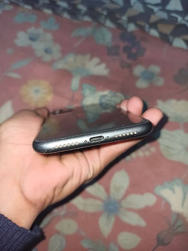 iphone 11 factory 64gb for sale 3