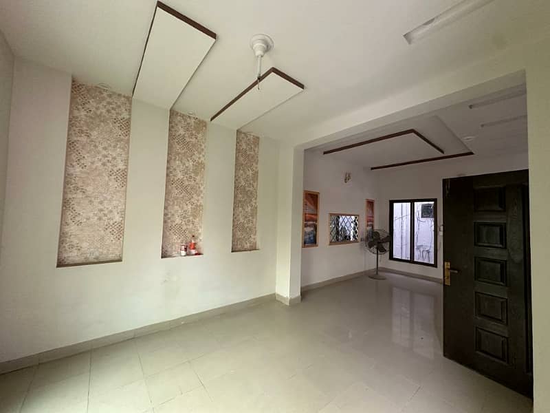 4 MARLA HOUSE FOR RENT IN MILITARY ACCOUNTS MAIN COLLEGE ROAD LHR 1