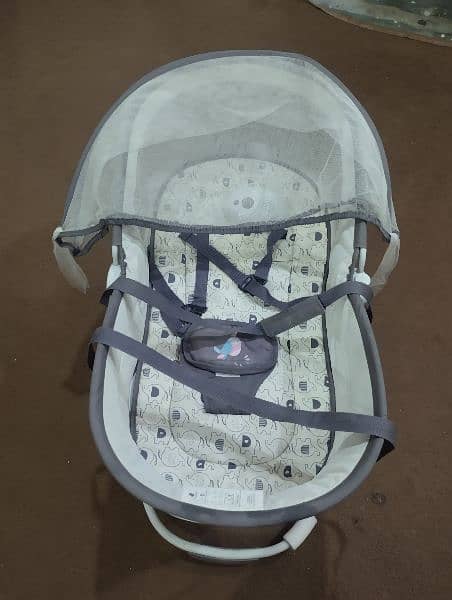 Mastela 6 in 1 swing for sale in reasonable price 0