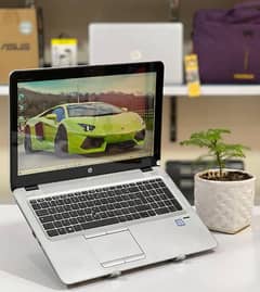 Hp 850 G4 Gaming 2GB Redeon Graphics Core i7 7th Generation 16GB Ram