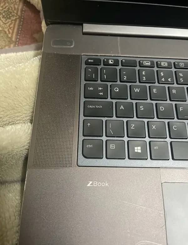 Hp Zbook 15 G4 Core i7 7700HQ processor 6