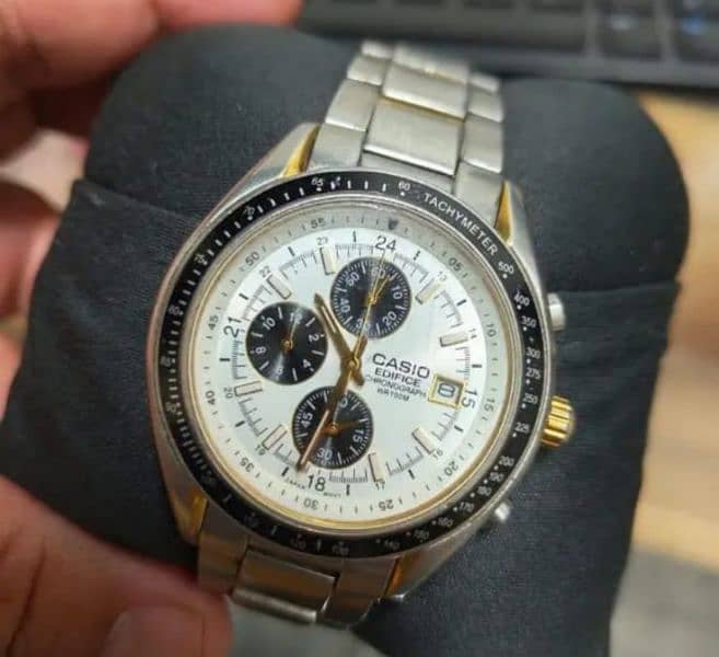 Casio edifice panda dial quartz chronograph for sale,Good condition. 0