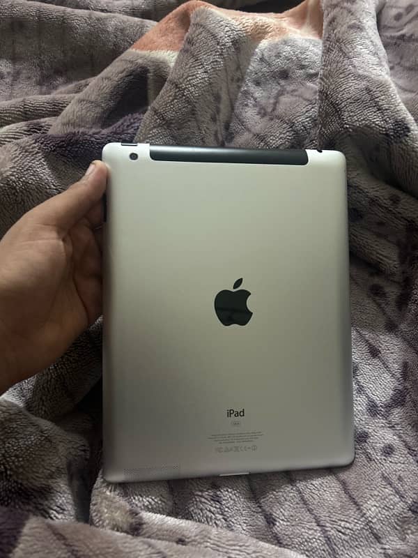 iPad 3rd generation with original charge 3