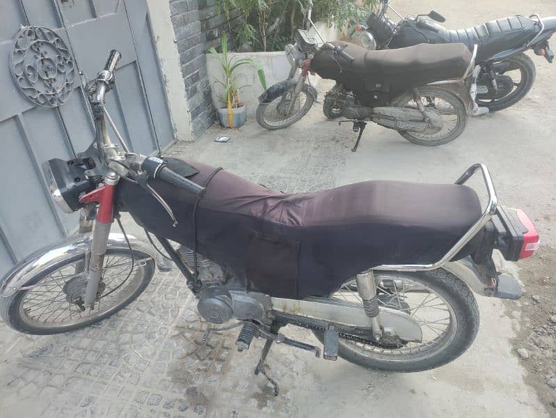 Honda CG 125 Faisalabad no 5