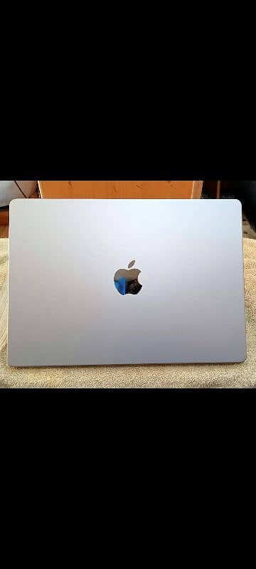 MacBook Pro M3 2023 8GB Ram 512GB Storage 14.2" Display MTL73LL/A 14