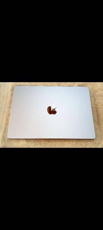 MacBook Pro M3 2023 8GB Ram 512GB Storage 14.2" Display MTL73LL/A 15