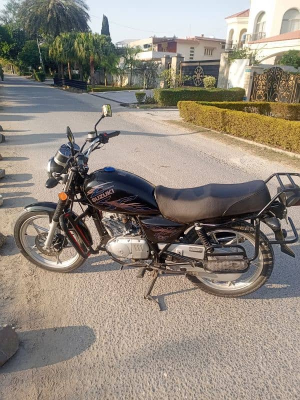 Suzuki GS 150 SE  2022 16