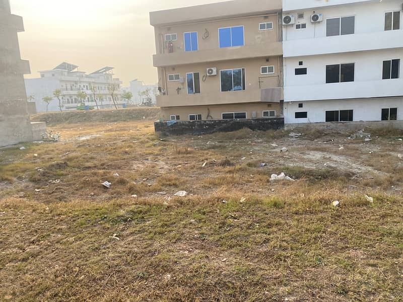 10 Marla plot available in Rehman enclave 5