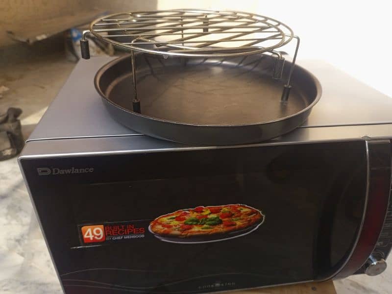 Microwave in excellent condition 3