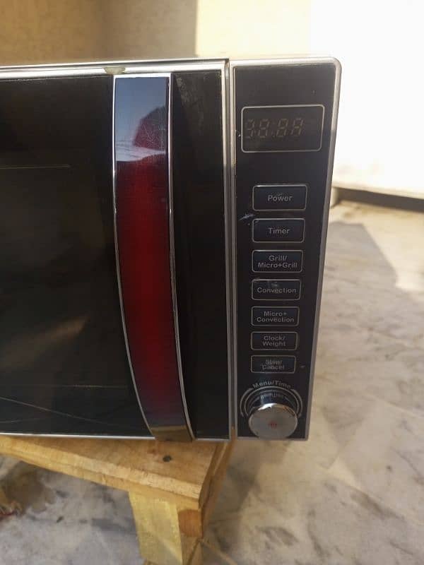 Microwave in excellent condition 7