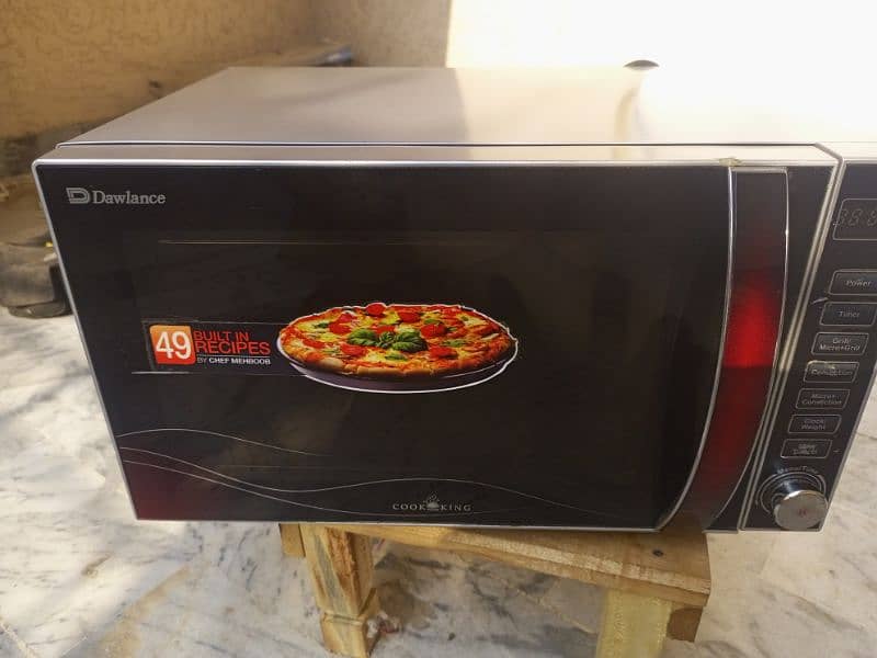 Microwave in excellent condition 9