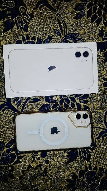 I phone 11 non pta with orgnal box 128gb 0